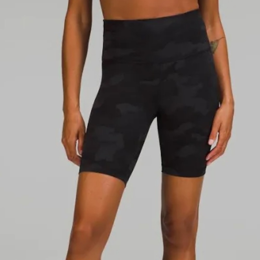 Womens Lululemon black camo biker shorts